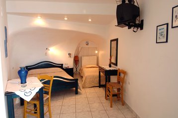 Grecia Privát Firostefani, Exterior